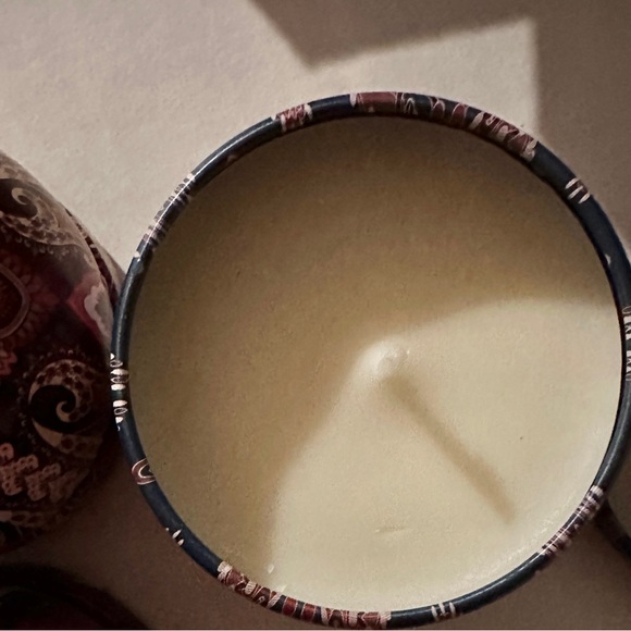 2 Scented Candles NWOT - Picture 3 of 3